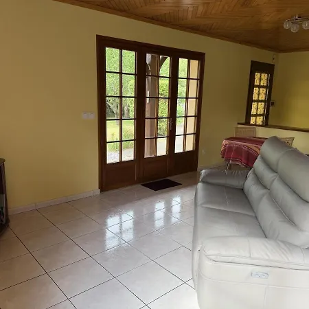 Casa vacanze La Maison Des Châtaigniers 3 , Terrasse , Jardin à 5 Min Des Lacs